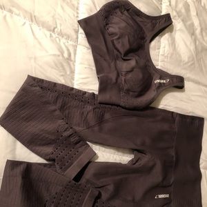 Women’s gym shark seem less purple set